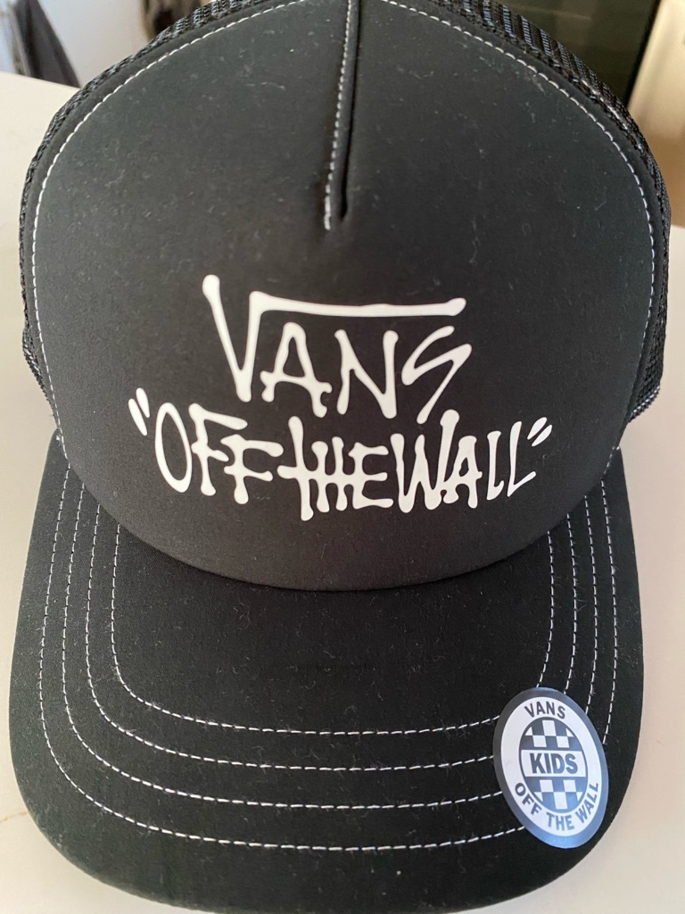 NWT Vans Off The Wall Boys Youth Trucker Cap - Picture 3 of 4